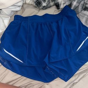 Lululemon hotty hots size 8 (symphony blue) 4”